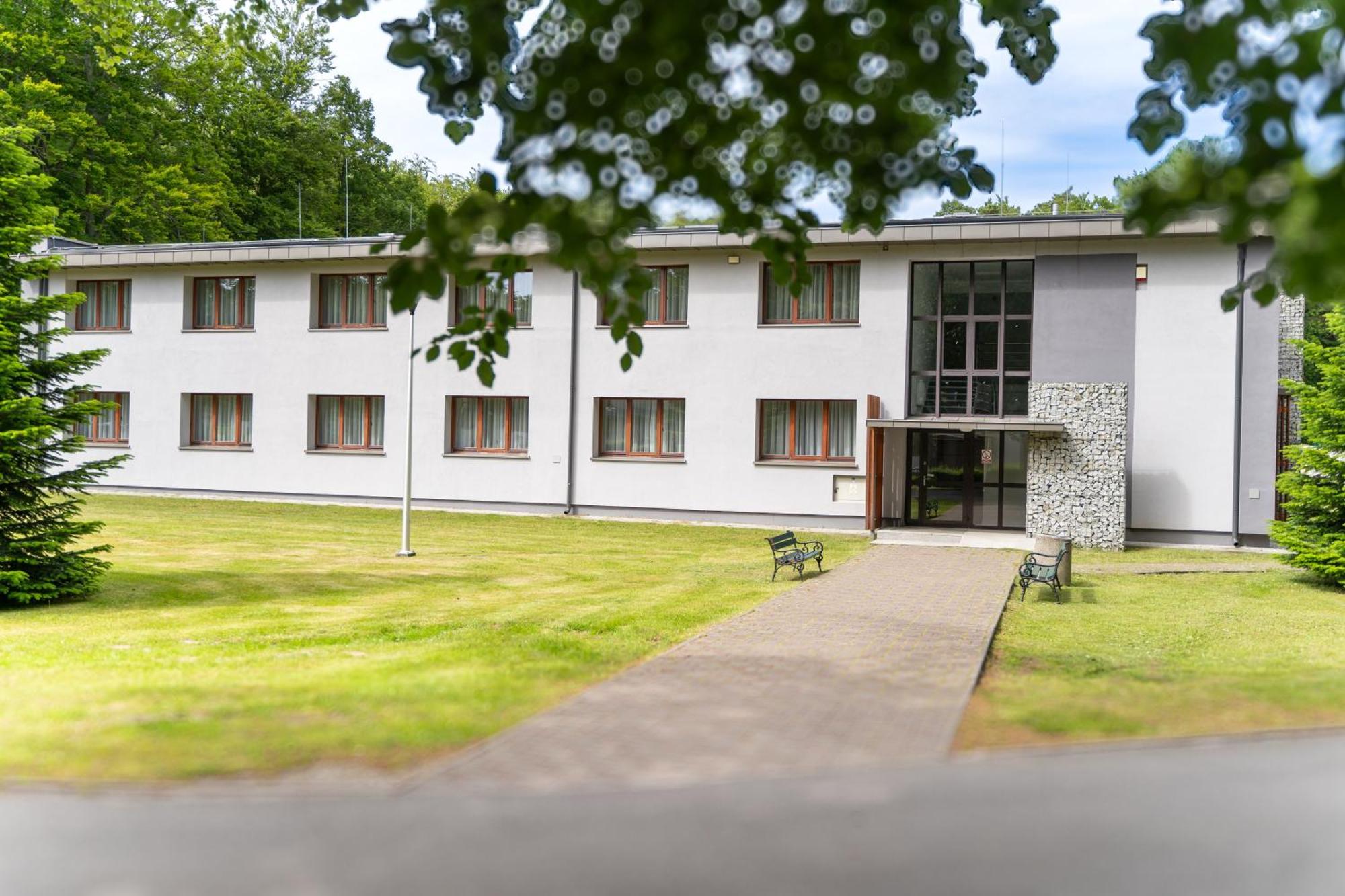 Osrodek Szkoleniowo-Wypoczynkowy "Lesnik" Hotell Ustka Exteriör bild